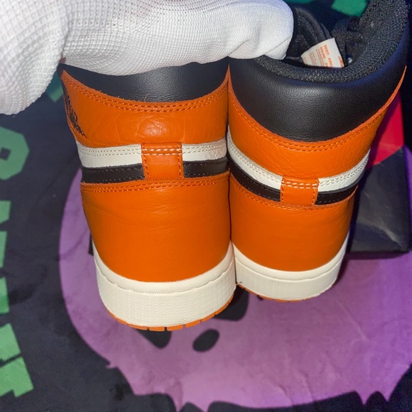 Jordan 1 shattered backboard Size 9 - Picture 2 of 6